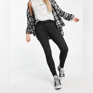 Levi’s 710 Super Skinny Jeans